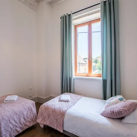 דירה Hippolyte House